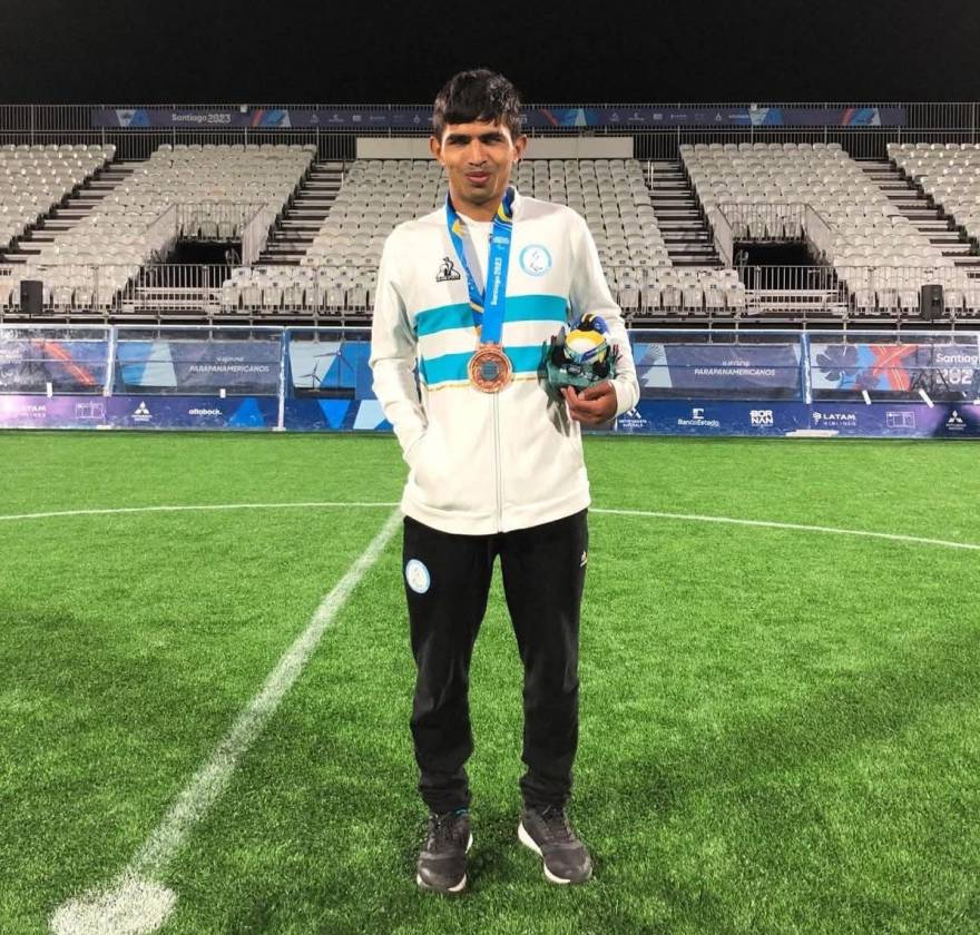 Junior Fernandes, con la cabeza en otro desafío en “Los Murciélagos”